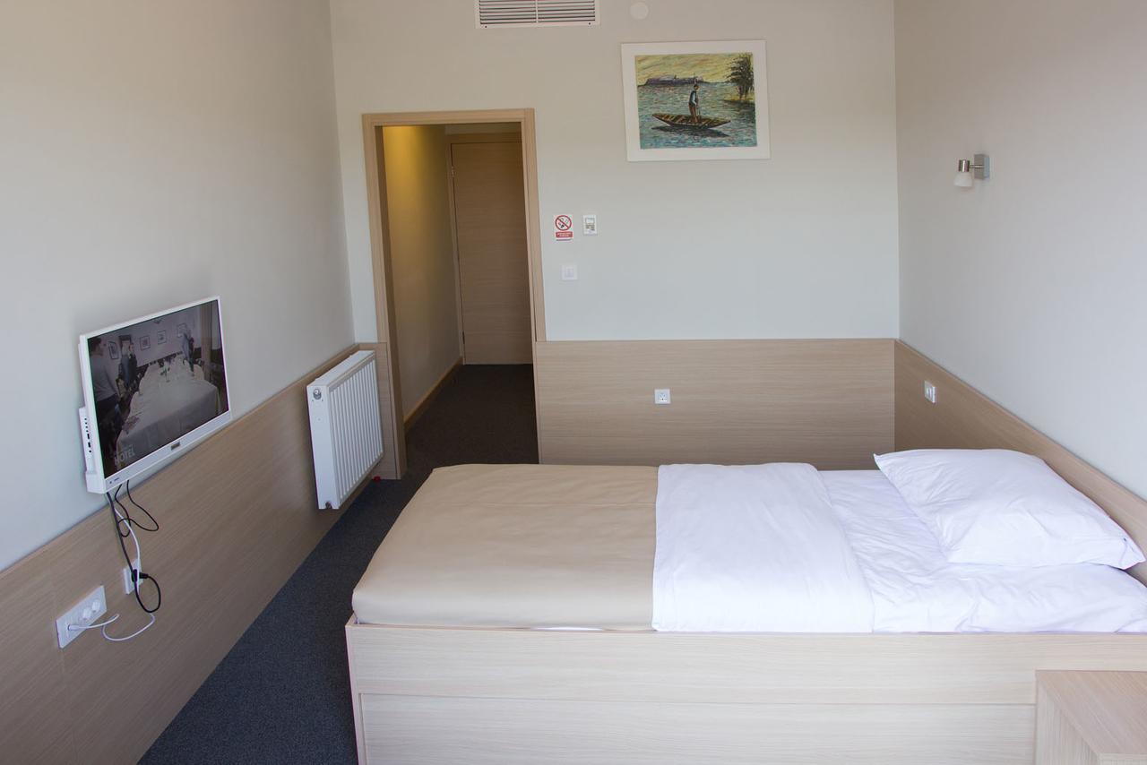 Hotel Lika Jug Brinje 外观 照片