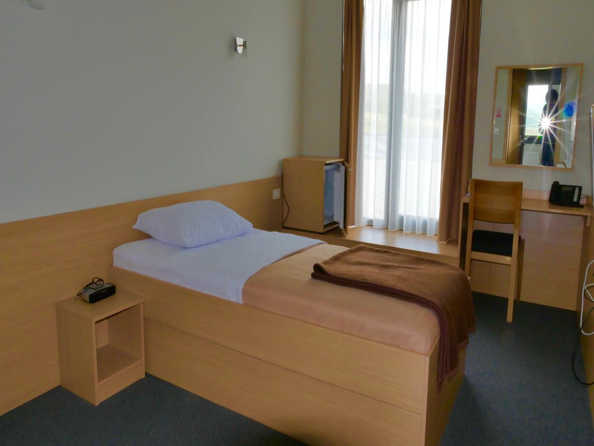 Hotel Lika Jug Brinje 外观 照片